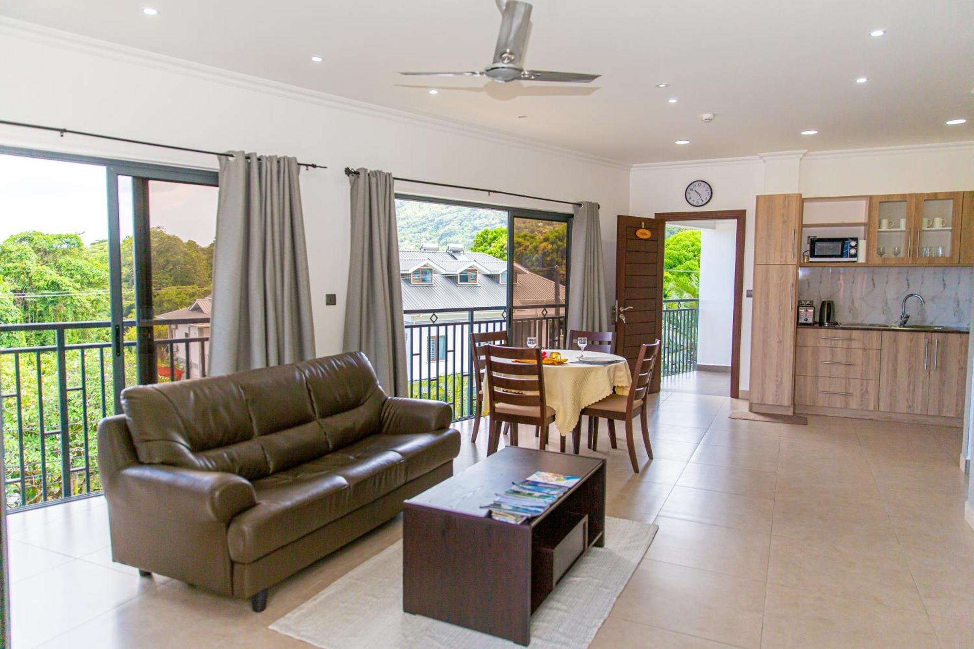 B Holiday Apartments Beau Vallon  Extérieur photo
