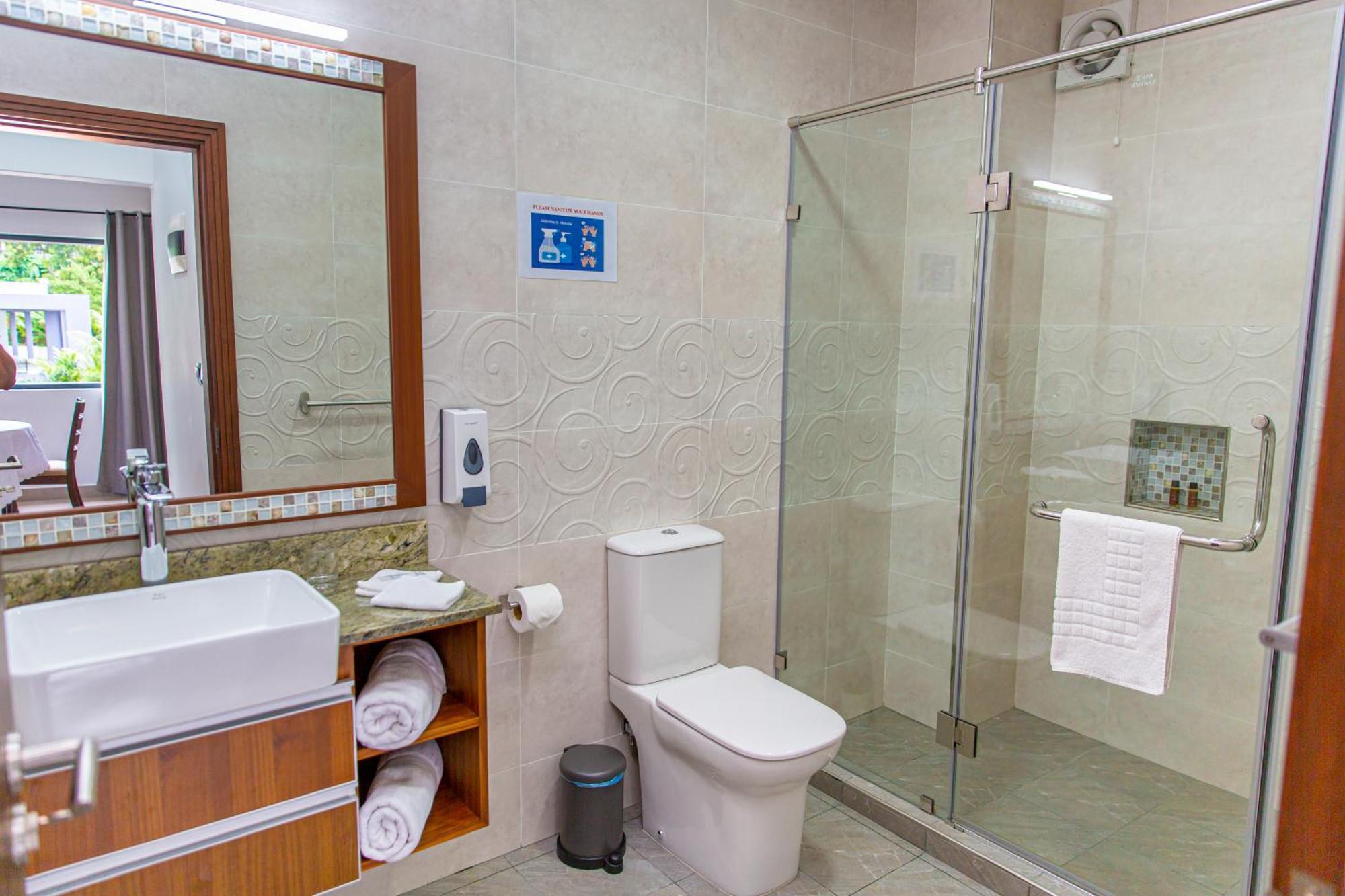 B Holiday Apartments Beau Vallon  Extérieur photo