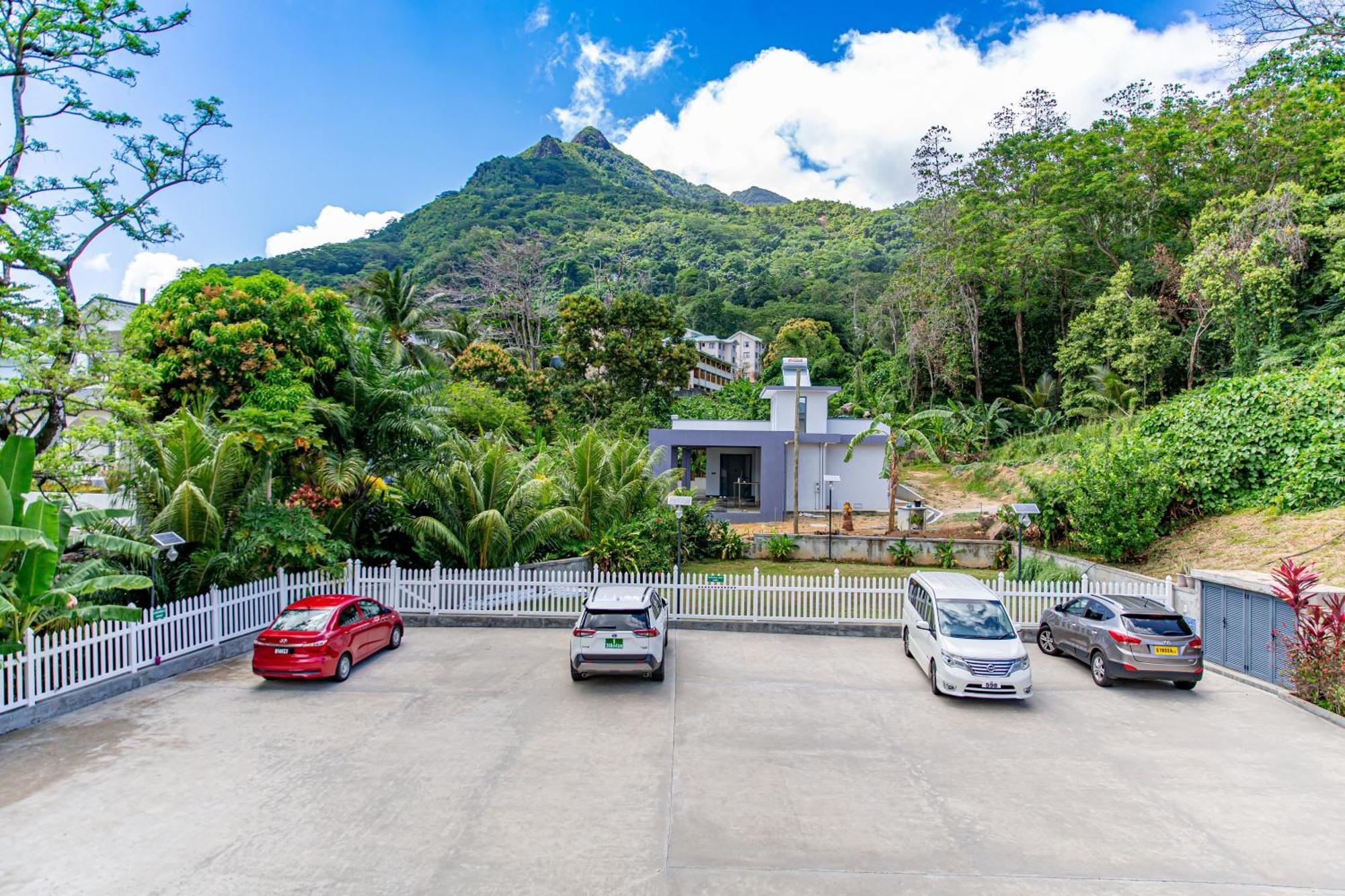 B Holiday Apartments Beau Vallon  Extérieur photo